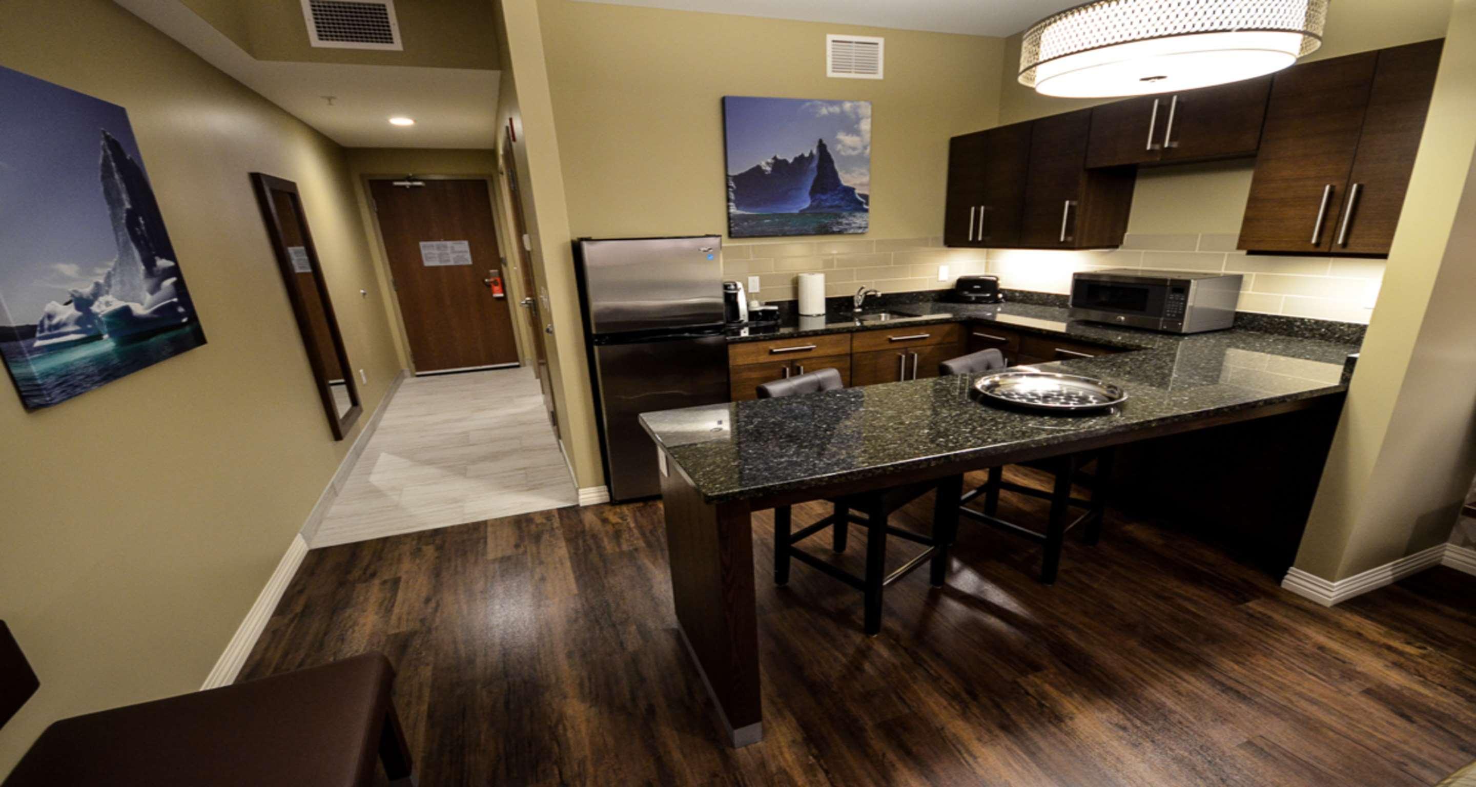 Best Western Plus St. John'S Airport Hotel And Suites Εξωτερικό φωτογραφία