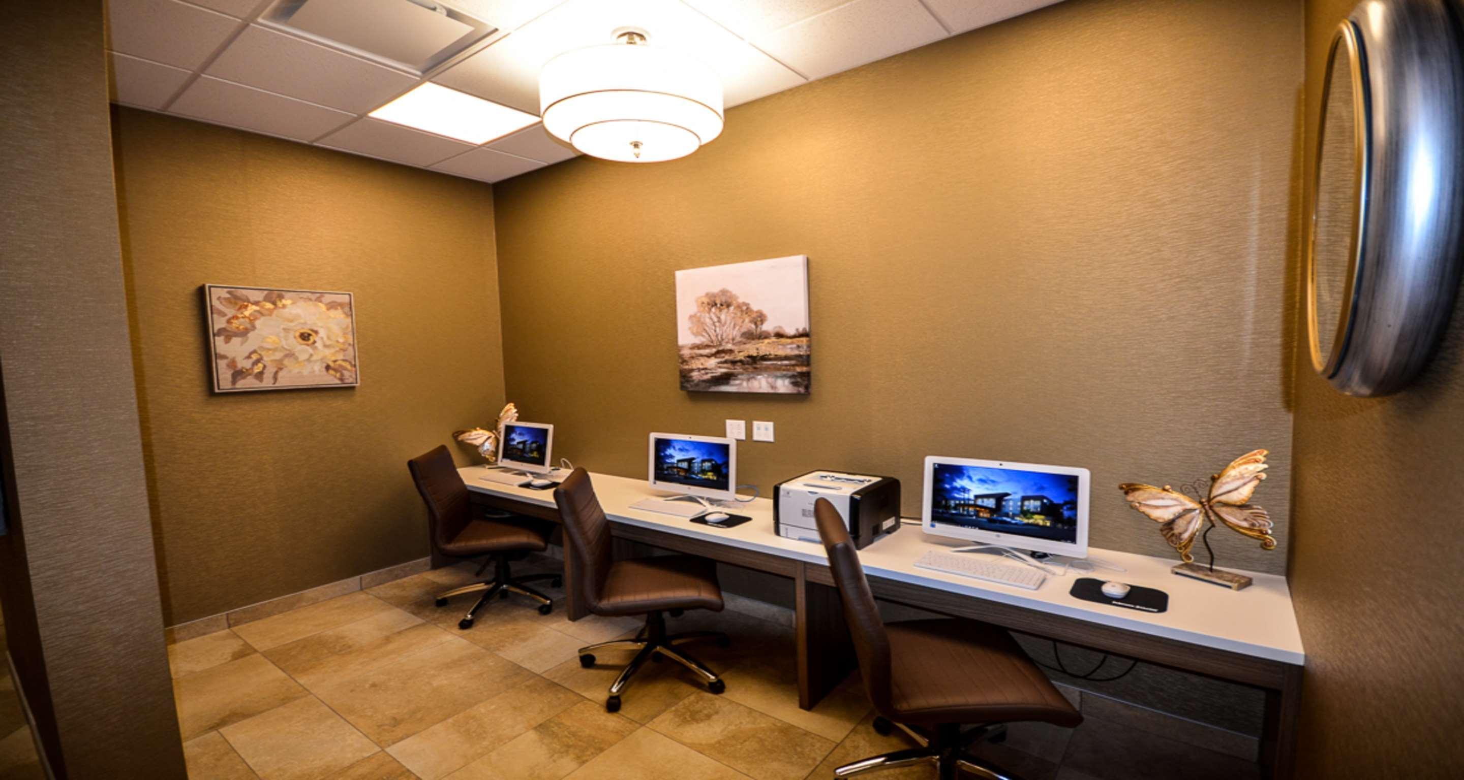 Best Western Plus St. John'S Airport Hotel And Suites Εξωτερικό φωτογραφία